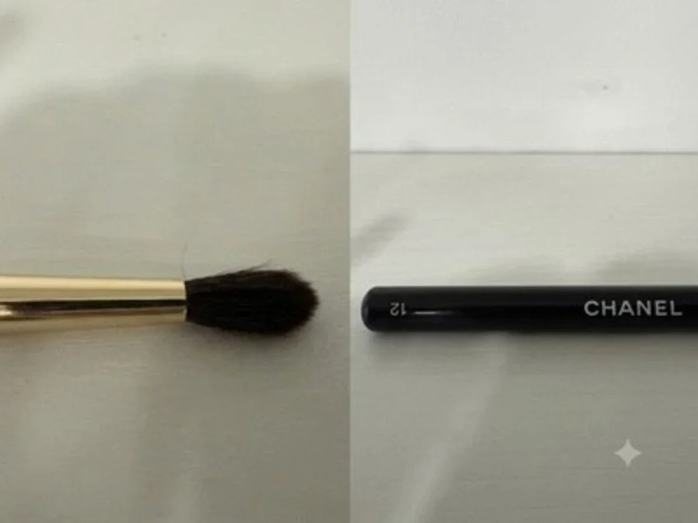 CHANEL No. 12 Eyeshadow Makeup Brush - Vintage Gold Ferrule⁠